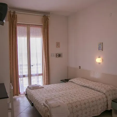 Ξενοδοχείο Heaven 3*